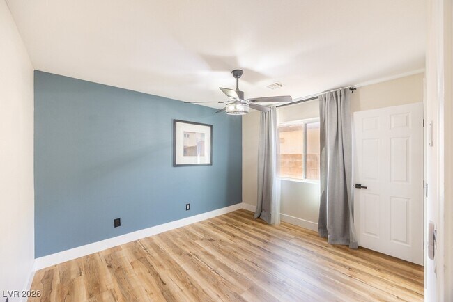 Building Photo - 8217 Cabin Springs Ave