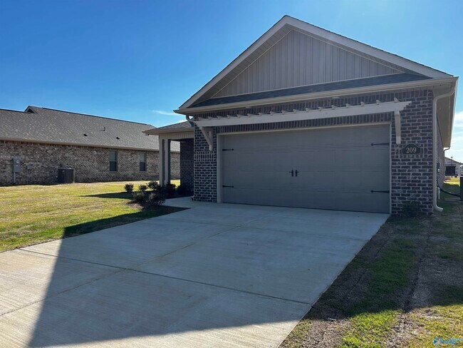 Building Photo - 209 Emma Harris Cir