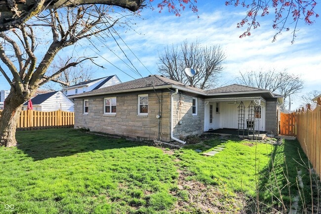 Building Photo - 1240 N Irvington Ave