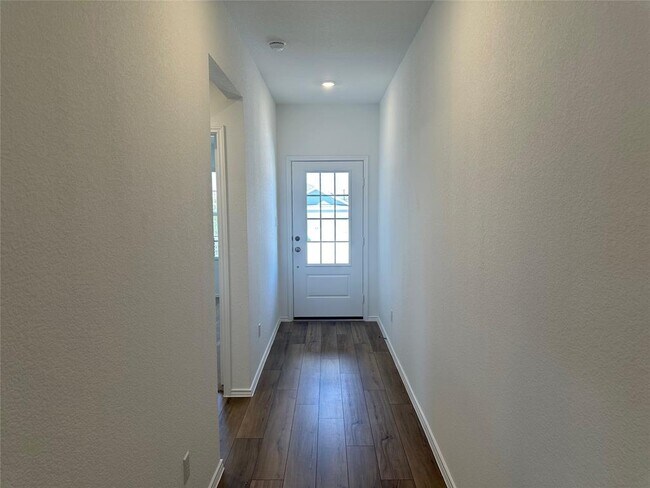 Building Photo - 2513 Four Waters Lp