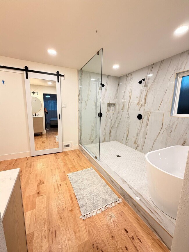 Building Photo - 7806 Rolling Acres Dr