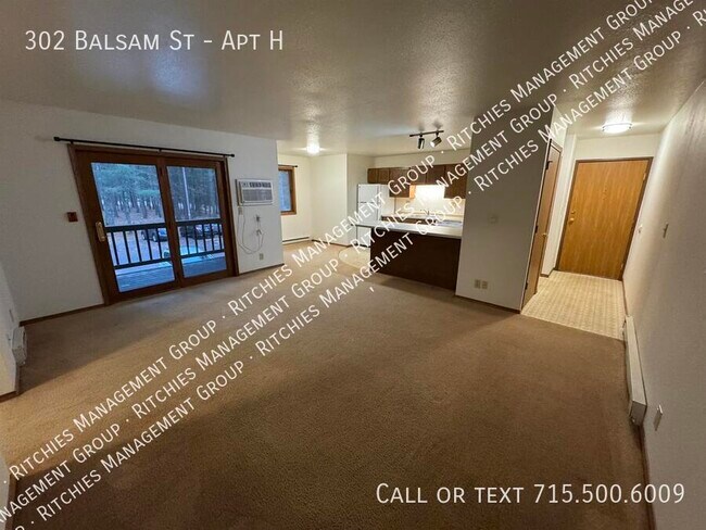 Building Photo - 302 Balsam St