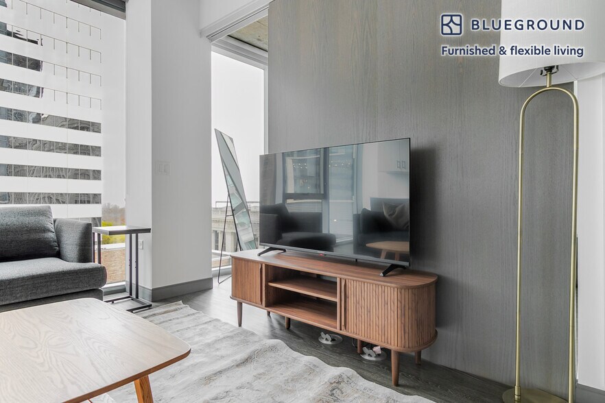 Building Photo - 60 E Randolph St