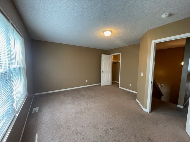 Building Photo - 2608 Deerfield Blvd