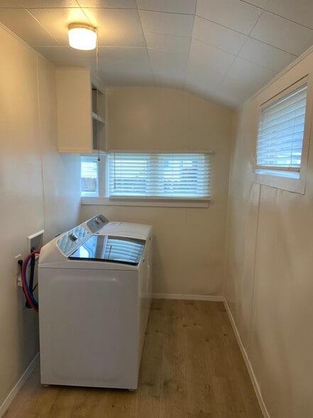 Building Photo - 1237 West Ave