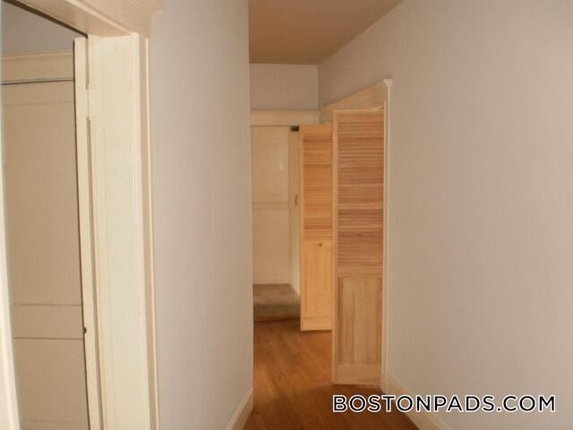 Building Photo - 137 Park Dr