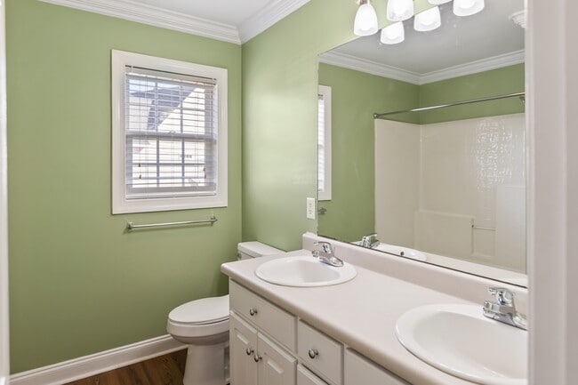 Building Photo - 726 Addington Dr