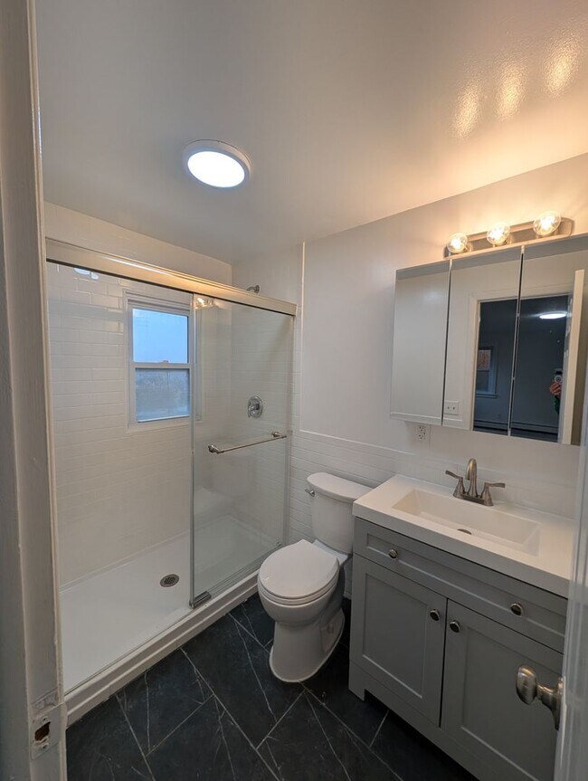 Building Photo - 822 Prospect Ave