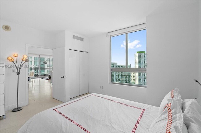 Building Photo - 90 SW 3rd St