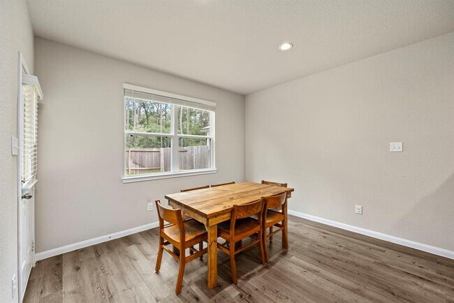Building Photo - 2256 Raider Dr