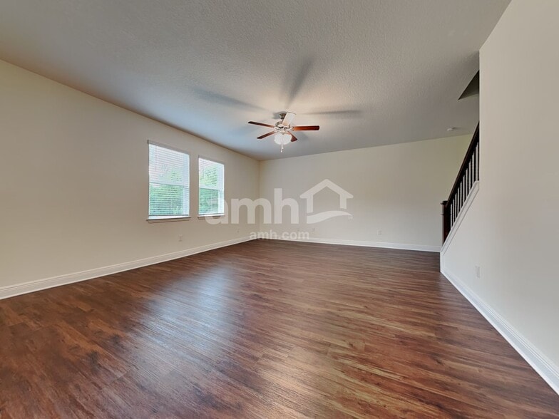 Building Photo - 20200 Calla Lily Dr