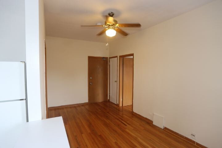 Building Photo - 640 W Barry Ave