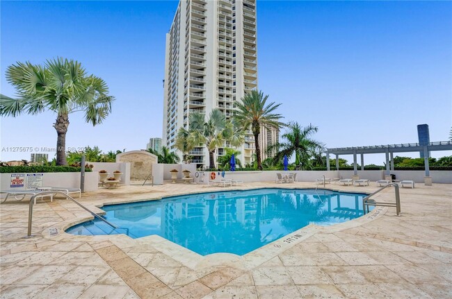 Amenities - 19400 Turnberry Way