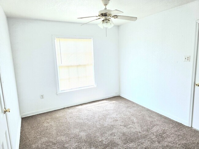 Building Photo - Two Bedroom