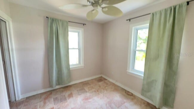 Building Photo - 332 Buena Vista Dr S