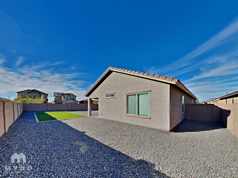 Building Photo - 10761 W Wexford Ln
