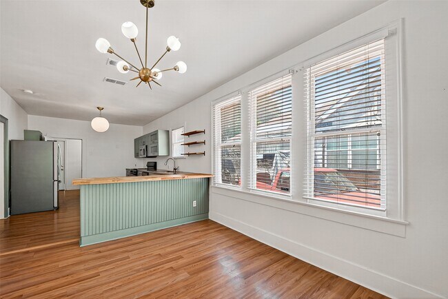 Building Photo - 2519 Stevens St