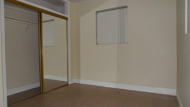 Building Photo - 700 N 70th Ave