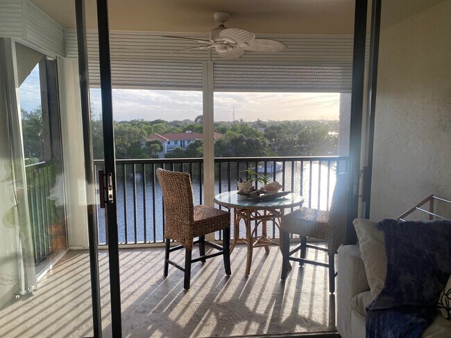 Building Photo - 22 Royal Palm Way