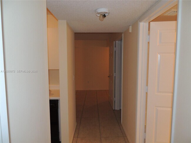 Building Photo - 2600 S University Dr
