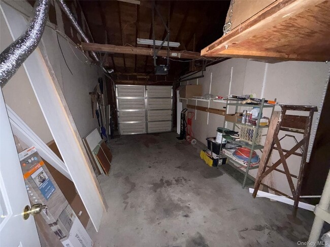 Building Photo - 8 Jonquill Ln