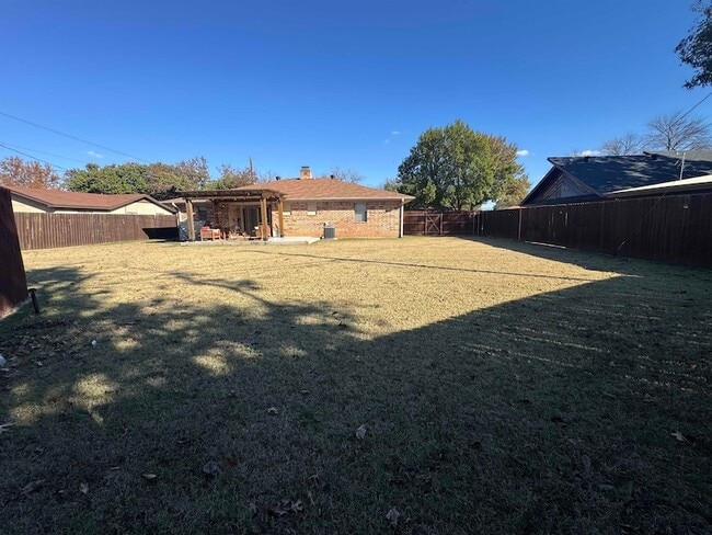 Building Photo - 4422 McNiel Ave