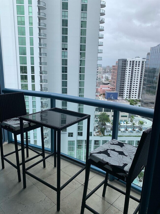 Building Photo - 333 Las Olas Way