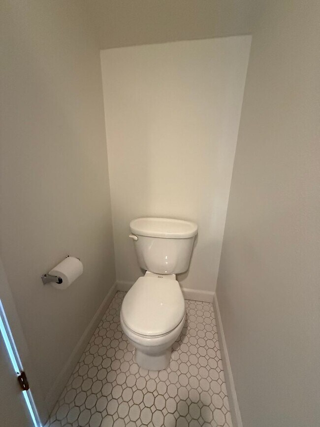 Building Photo - Beautiful Hayden Bay Condo with Mount Hood, River and Marina Views!