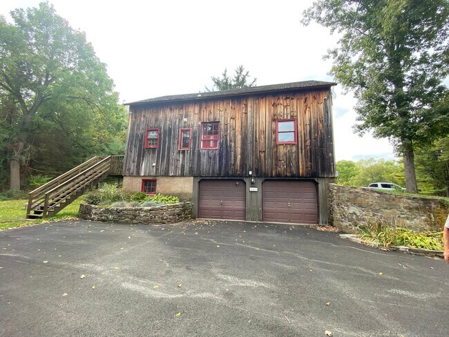 Building Photo - 143 Peters Ln