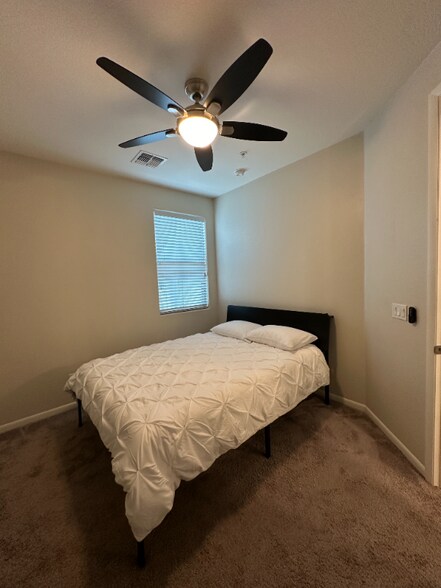 Building Photo - 2090 S Dorsey Ln