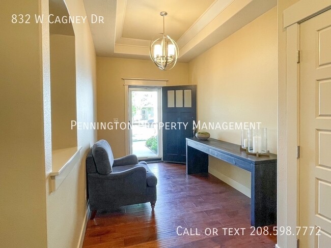 Building Photo - 832 W Cagney Dr