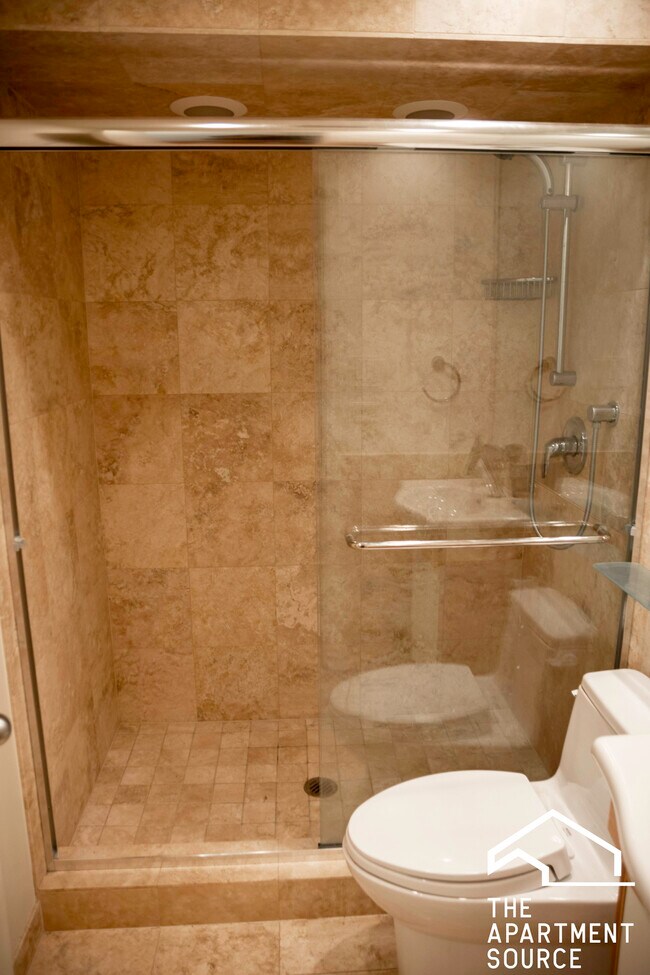 Building Photo - 1810 N Fremont St