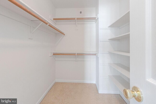 Building Photo - 434 Clayton Ln