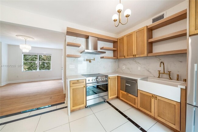 Building Photo - 726 Meridian Ave