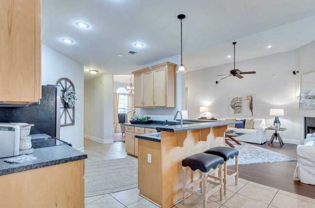 Building Photo - Spacious Ranch in the center of Richmond Hill