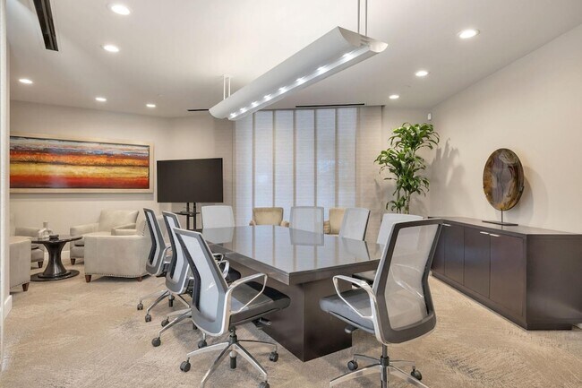 Building Photo - 2211 E Camelback Rd