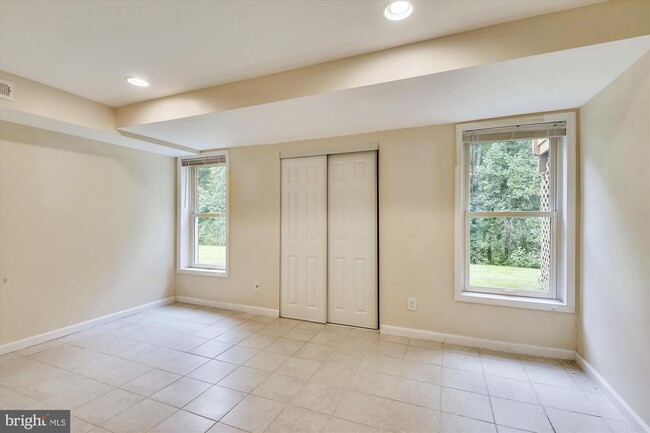 Building Photo - 9715 Middleton Ridge Rd