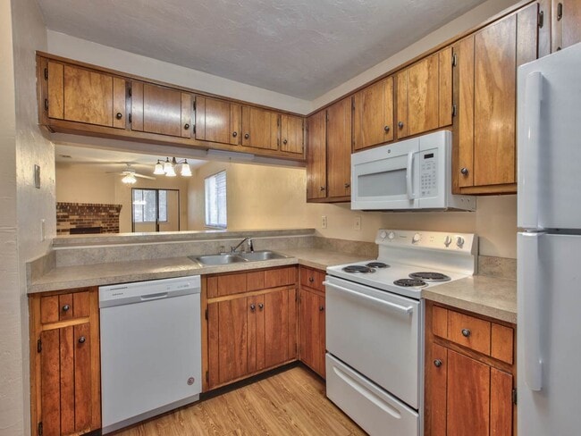 Building Photo - 3208 Ginger Dr