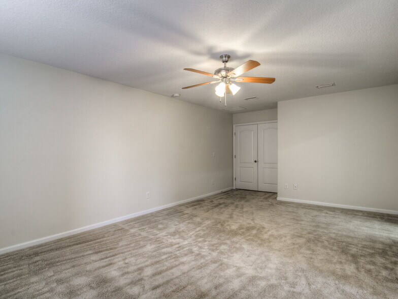 Building Photo - 3852 Cedar Bluff Ln