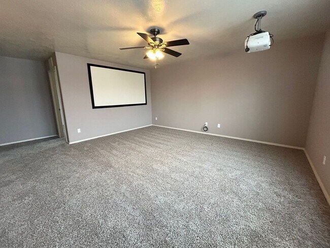 Building Photo - Modern Layout, Private Backyard, Prime Location |3 bed 2.5 bath Home in Nampa