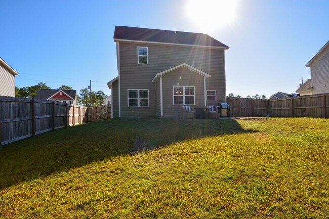 Building Photo - Beautiful 3 Bedroom Home in Everett's Creek Community