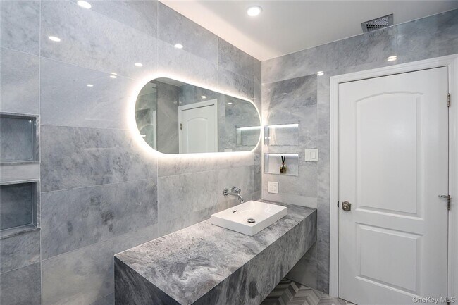 Building Photo - 35 Old Pond Rd