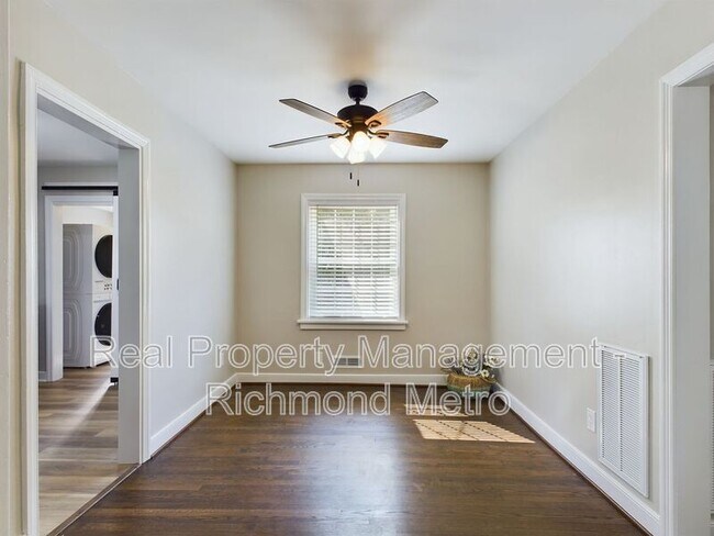 Building Photo - 709 N Parham Rd