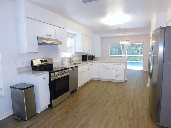 Building Photo - 3650 Fremantle Dr