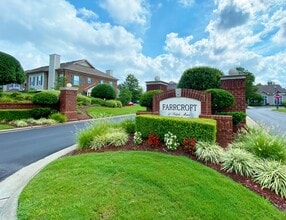 Building Photo - Ready NOW! Ridgely Manor Condo! New Carpet...