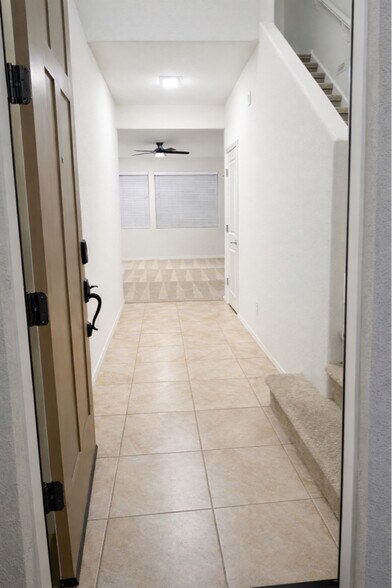 Building Photo - 10040 E Tiburon Ave