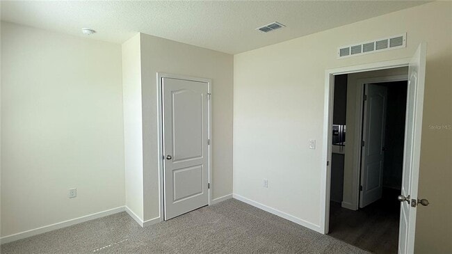 Building Photo - 2046 Walnut Crk Dr