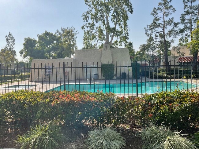 Building Photo - 2-Bedroom Corner Unit with Bonus Room & Ga...