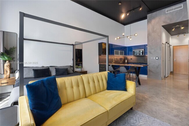 Building Photo - 253 NE 2nd St