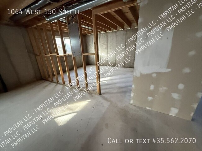 Building Photo - 1064 W 150 S